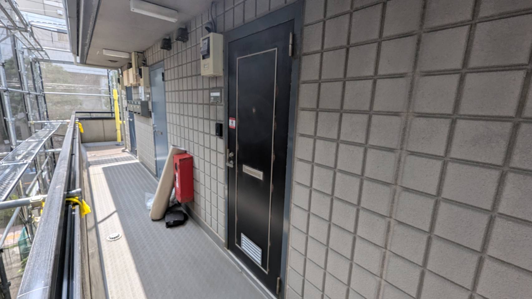Kアパート玄関ドアリフォーム　藤沢市